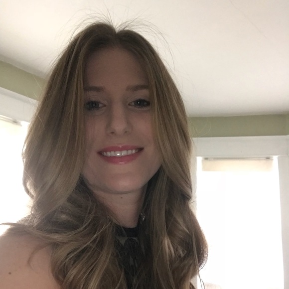 Meet your Posher, Caitlin - Picture 2 of 2